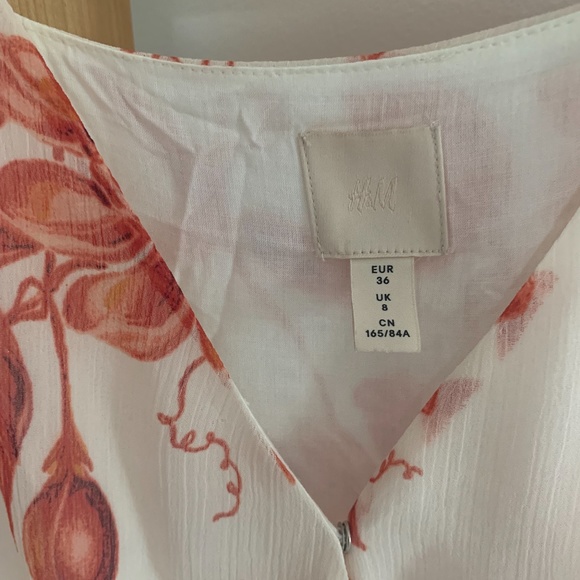 H&M Flowy White and Red Flower Dress - Picture 4 of 4